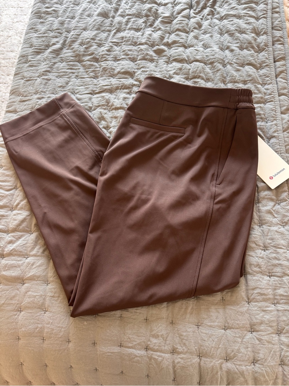 Tapered-Leg Mid Rise 7/8 Luxtreme Pant